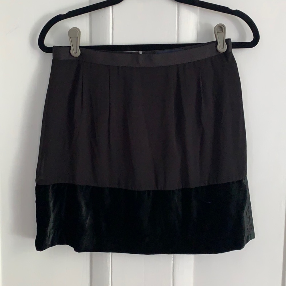 NWOT Banana Republic skirt velvet trim size 0